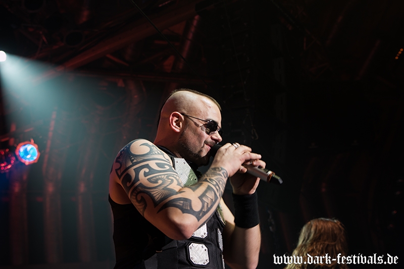 sabaton-02-2015-02